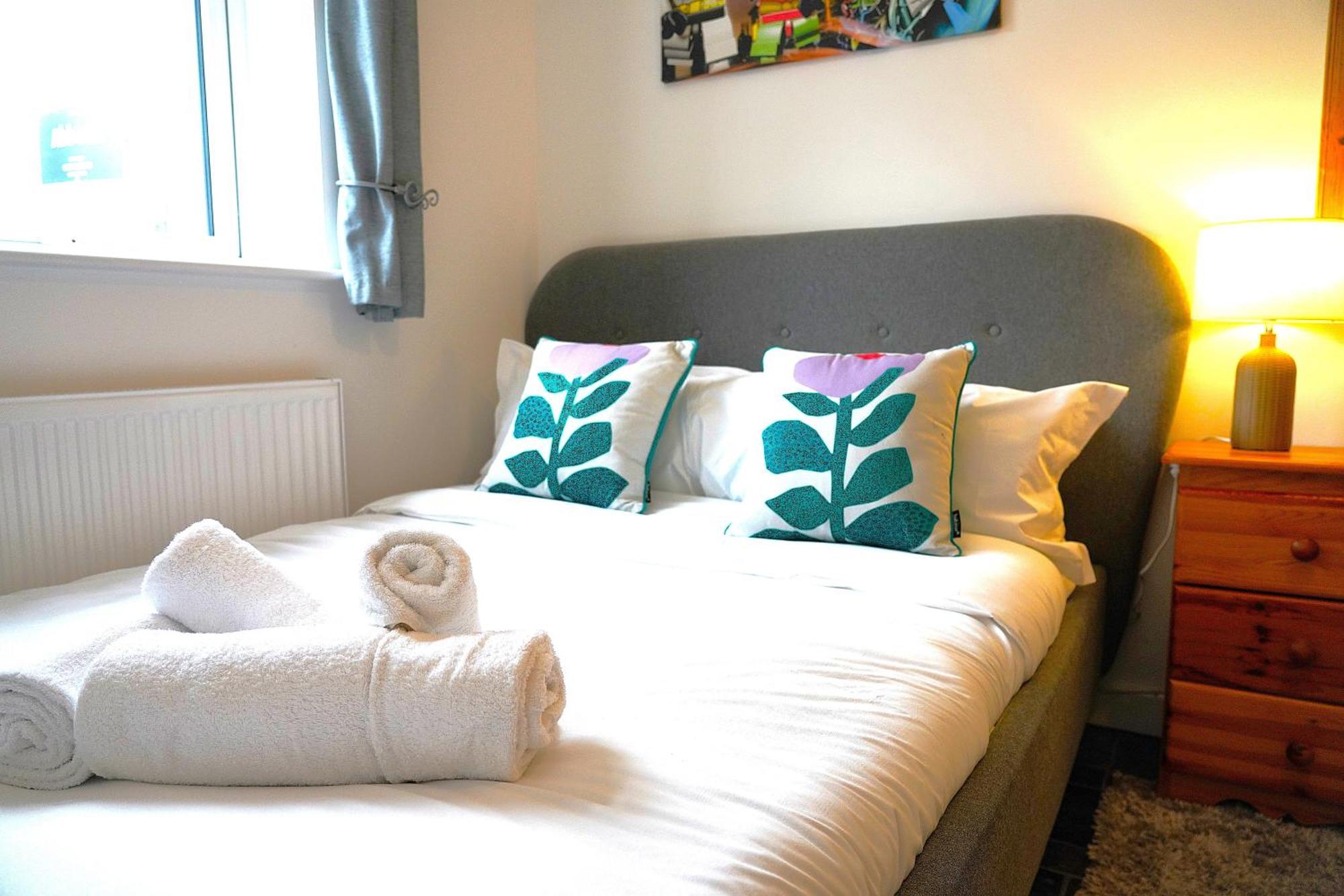 Sleeps 10, Free Parking, Close To Science Park, King Size Bed Milton  Bagian luar foto