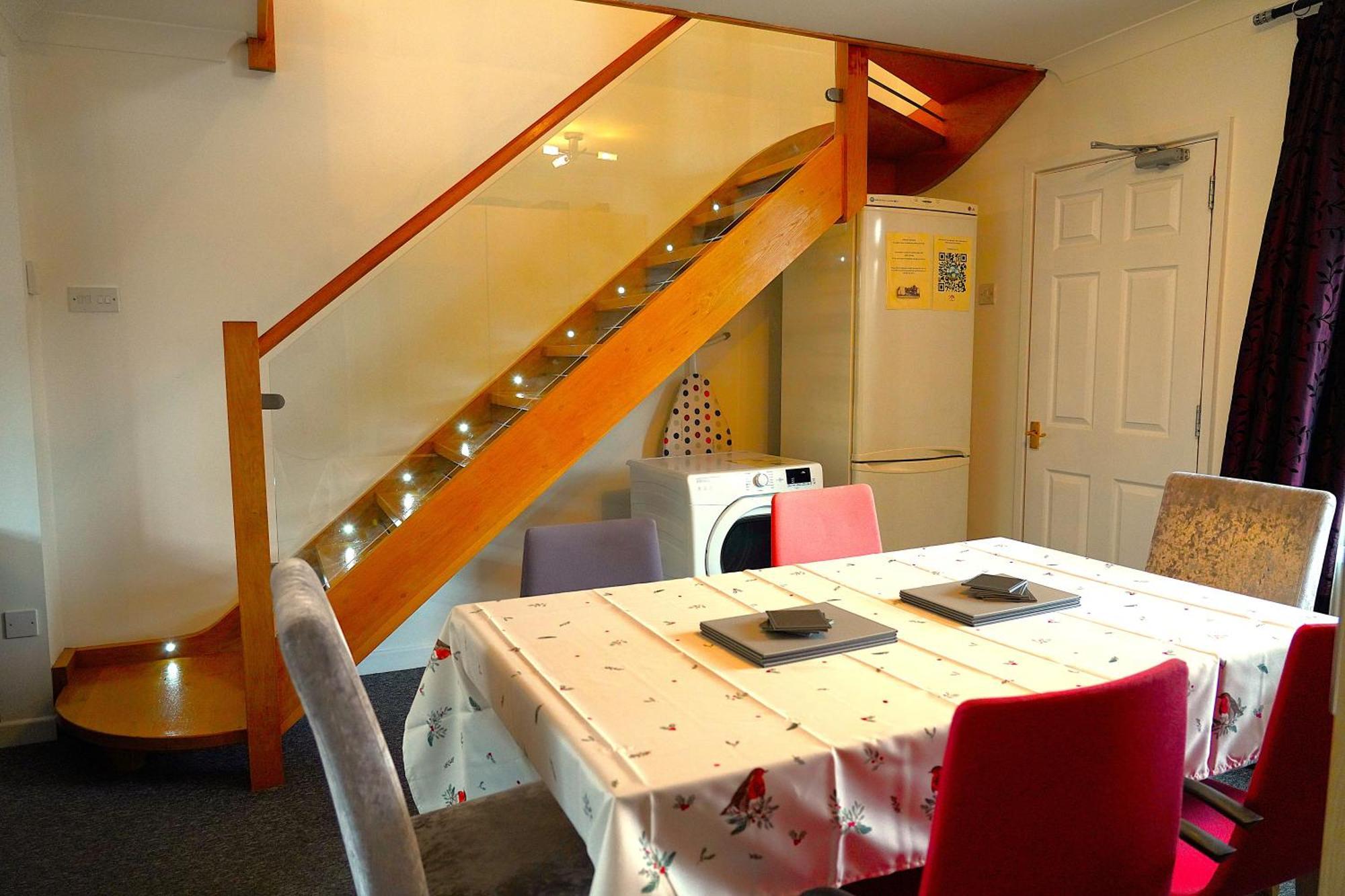 Sleeps 10, Free Parking, Close To Science Park, King Size Bed Milton  Bagian luar foto