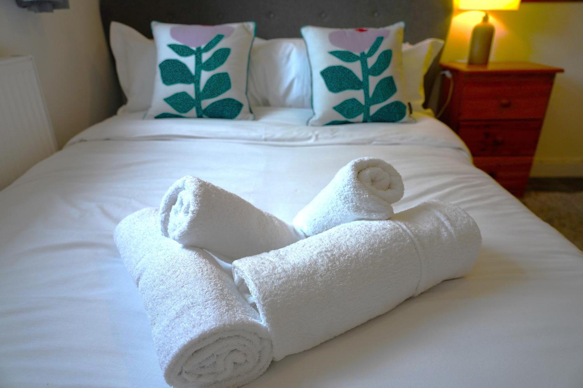Sleeps 10, Free Parking, Close To Science Park, King Size Bed Milton  Bagian luar foto